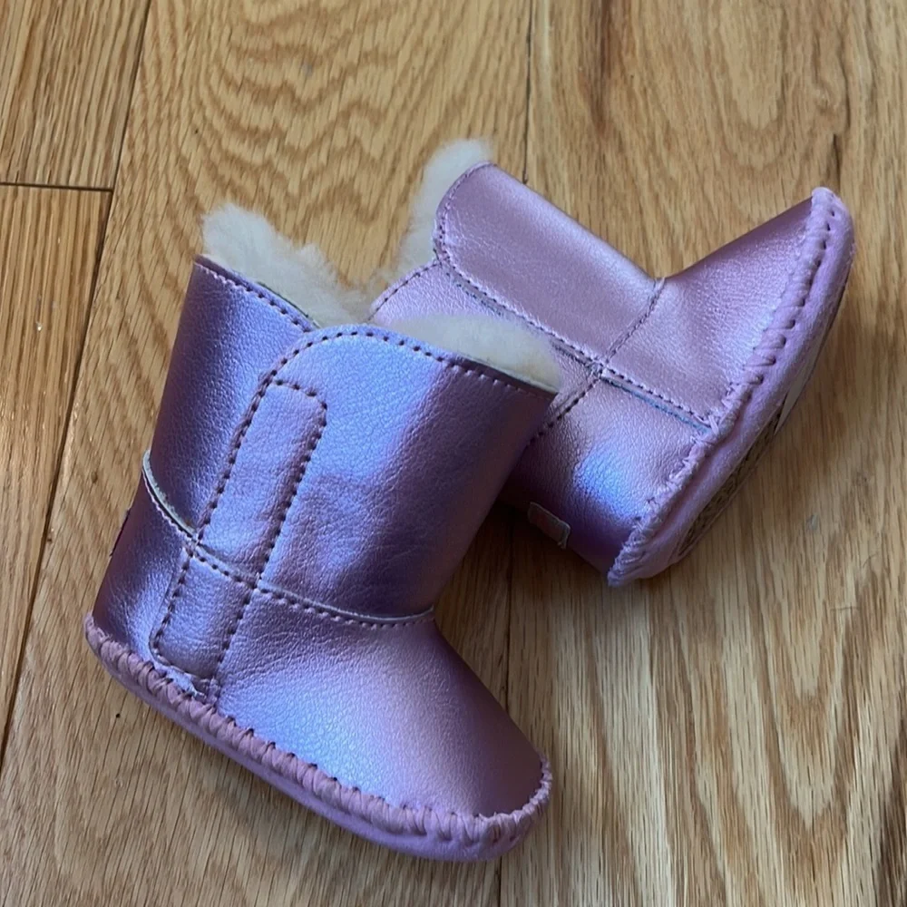Ugg Australia Baby Size 0 - 6 Months Size 1 Pink Cassie Metallic Boots